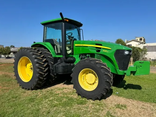 Trator JD7725