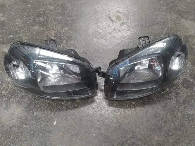 Farol Uno Vivace Mascara Negra 2011 2012 2013 2014
