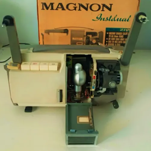 Projetor 8mm-Super 8mm mudo e sonoro Magnon ZRS Instdual usado funcionando