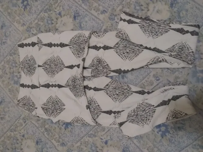Calça de elastano feminina