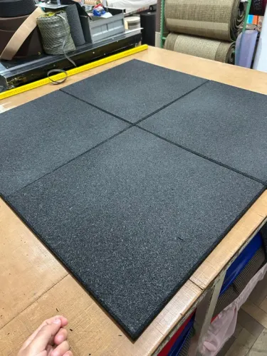 Kit 12 peças piso emborrachado academia 50x50 15 mm