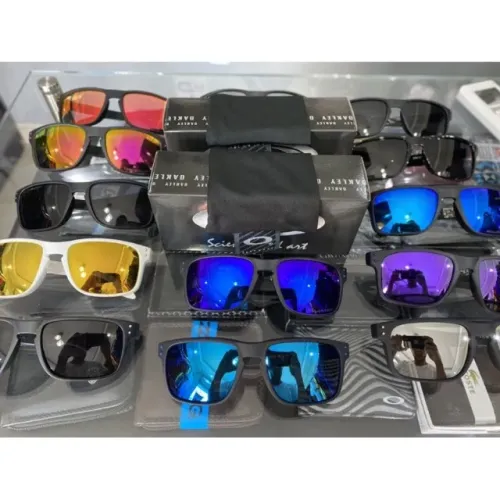 "Óculos de Sol Oakley Holbrook com Proteção UV400: Destaque 2024!"