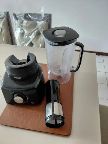Título Chamativo: KIT Cozinha Essencial | Liquidificador Philco 1200W + 2 Utensílios NOVOS