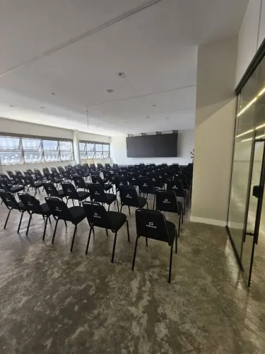 Cadeiras para Auditórios e Igrejas 