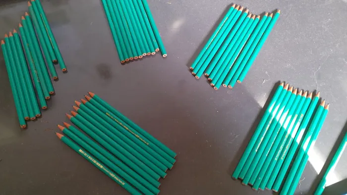 Lote com 50 lápis marca Bic evolution HB