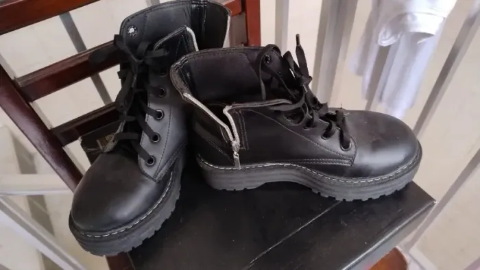 Botas