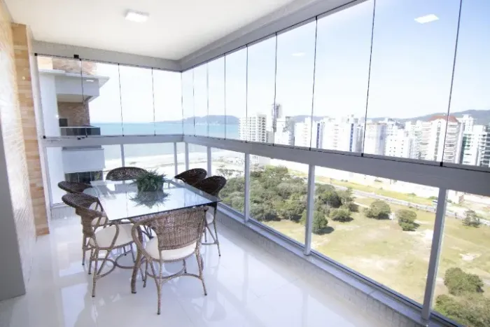 COBERTURA DUPLEX NA QUADRA MAR - MEIA PRAIA