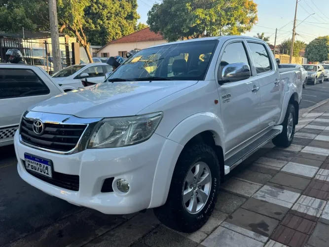 Toyota Hilux CD SR 4X2 2.7 16v/2.7 Flex Aut. 2014