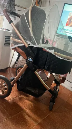 Carrinho de bebê luxo