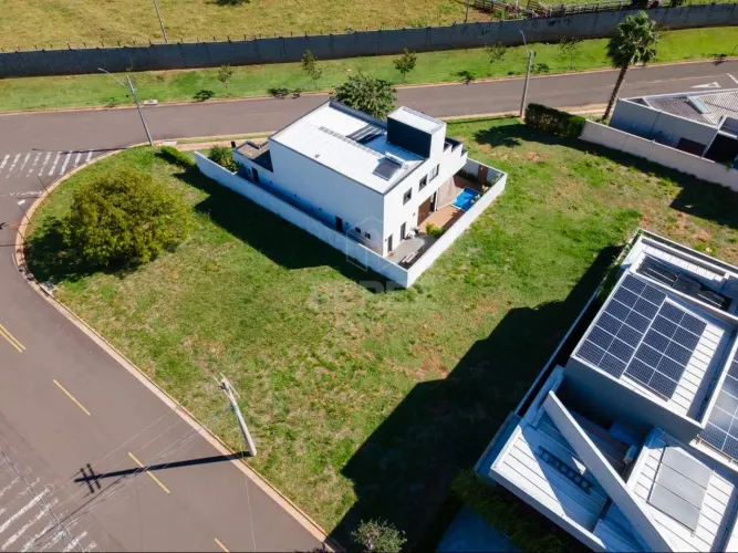 Dois Terrenos de Esquina no Damha IV