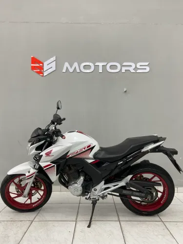 Braba!! CB 250F Twister CBS 2022 Financiamento até 48X // cartões até 24X