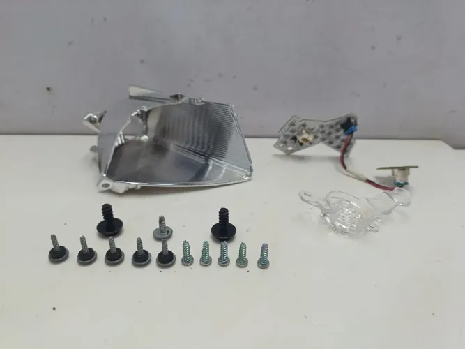 Kit Parte Lanterna Esquerda Carroceria Corolla Cross 21 A 24