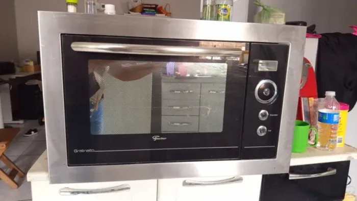 Forno elétrico assa muito bem, defeito no temporizador, mas não impede de assar muito bem 