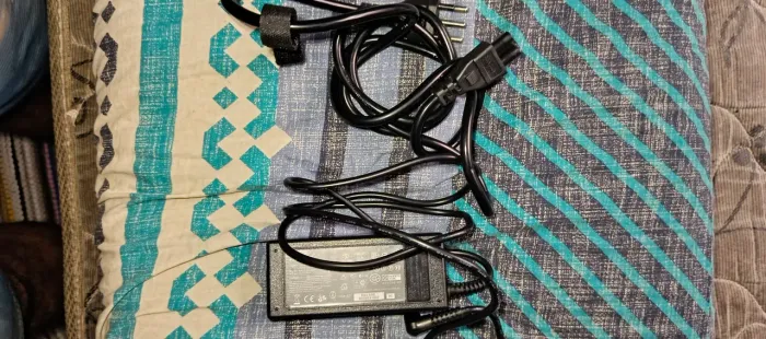 Carregador para Notebook positivo