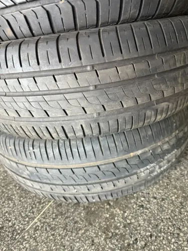 Pneu Formula 185/65/15  Meia vida útil 