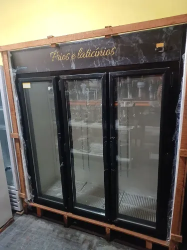 Refrigerador Expositor para Frios e Laticínios