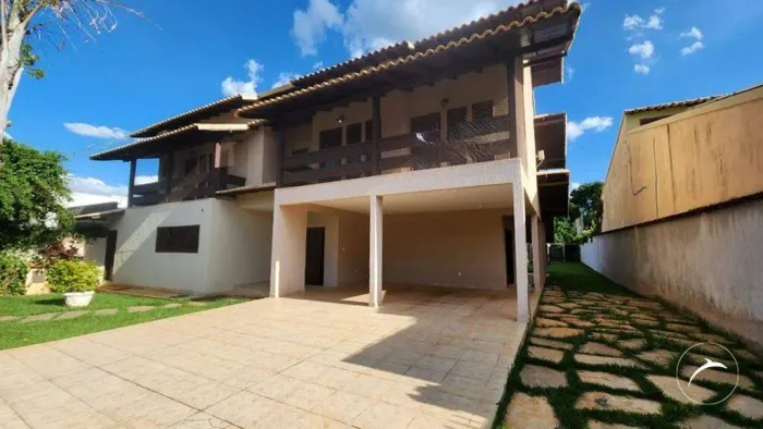 Casa de Alto Padrão Nascente à Venda com 5 Quartos, 4 Suítes, Piscina e Hidromassagem na Q