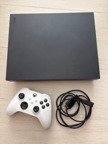 Microsoft Xbox One X 1TB cor preto + 1 controle branco