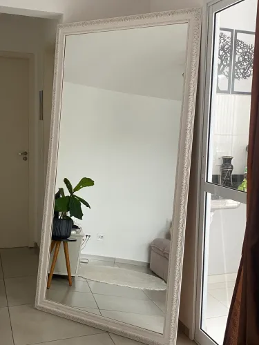 Espelho com moldura