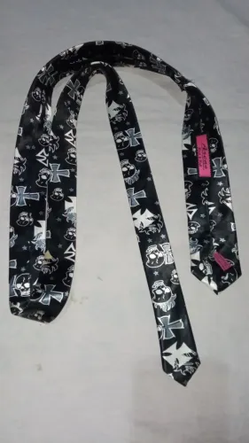 Gravata rock/ gótica 