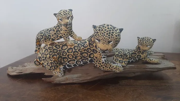 Onça Pintada Família de Cerâmica