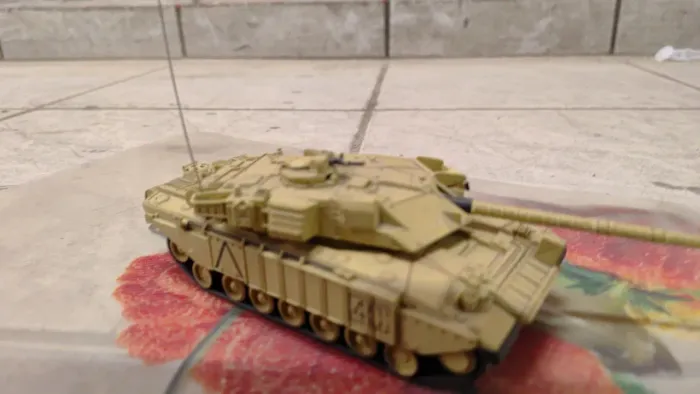 TANK R / C da Kyosho scala 1/32 