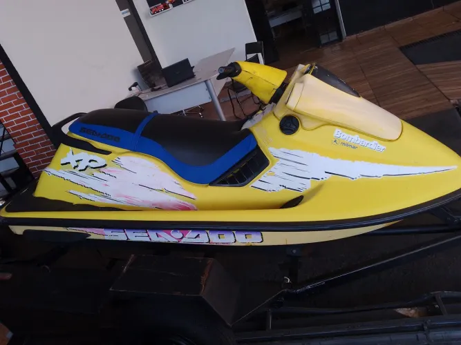 Jet ski