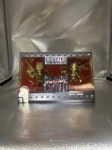 Bonecos Metal DTC 10 Cm Esquadrão Suicida - Coringa e Arlequina