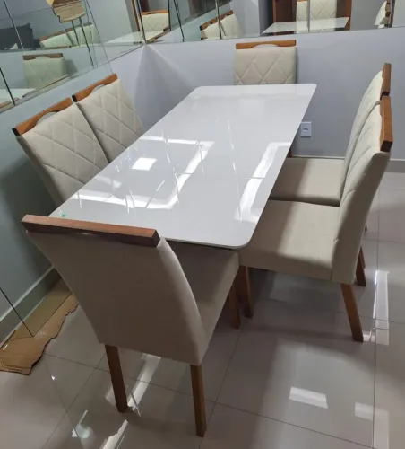 Mesa de jantar Felicia com cadeira em linho ou veludo 
