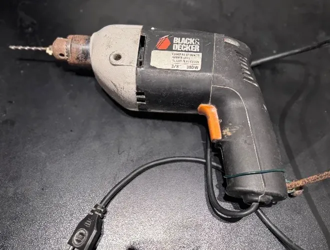 Black & Decker | Furadeira de Impacto no Precinho