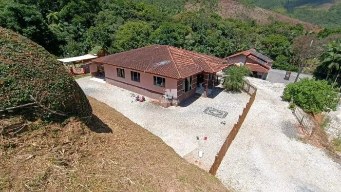 Sítio dos Sonhos em Botuverá: com Casa, Chalé e Água Corrente!