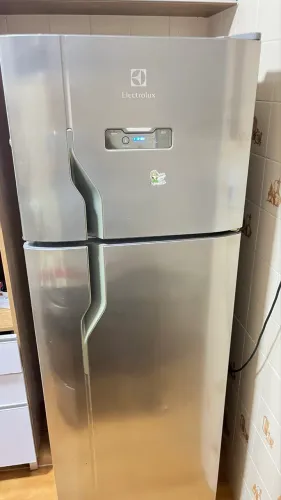 Geladeira Eletrolux 220 VLTs em perfeito funcionamento 