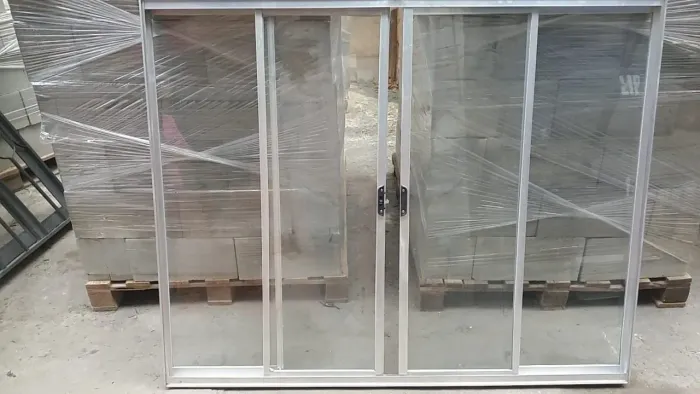 Janela de Alumínio com Vidro 1.20 x 1.20 MT - 4 folhas