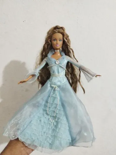 Barbie Rainha Rayla -Magia de Aladus 2005 