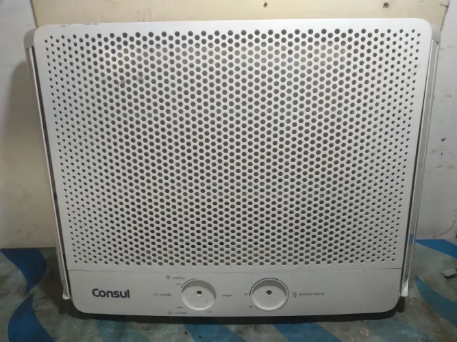 Parte frontal de ar condicionado