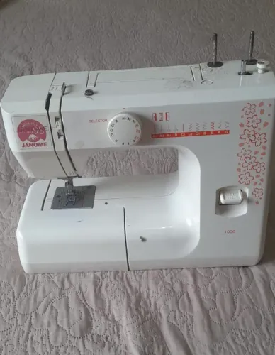 Vendo máquina de costura 