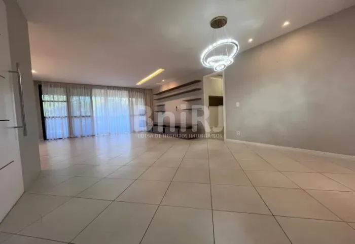 Apartamento 4 Quartos | 1 Suíte | Condomínio Mandala Barra da TijucaAP0116 (ALÊ)