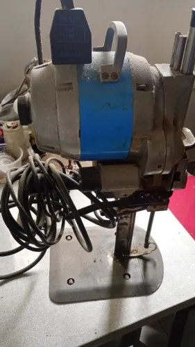 MÁQUINA DE COSTURA CORTE