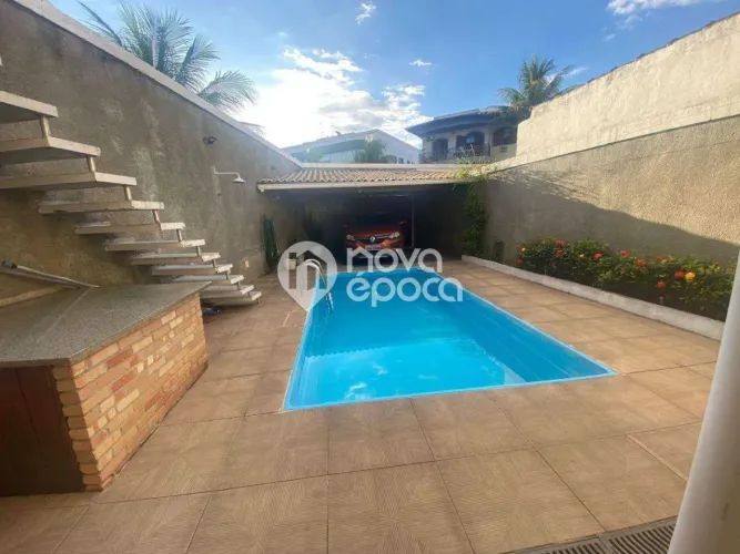Jardim Carioca | Casa 4 quartos, sendo 3 suites