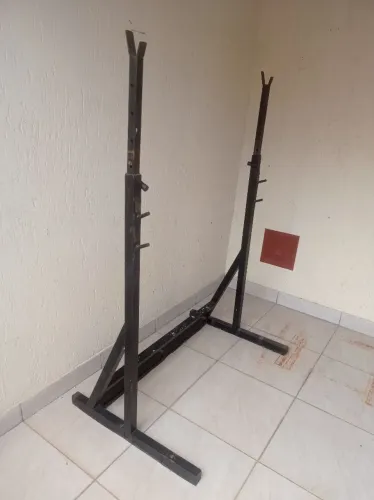 Suporte Agachamento e Supino + Barra + Barra W