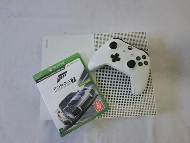 Xbox One S 1TB 1 controle