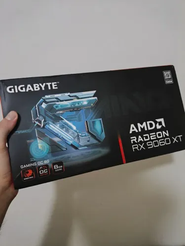 Troco RX 9060XT 8gb Nova por placa superior + retorno