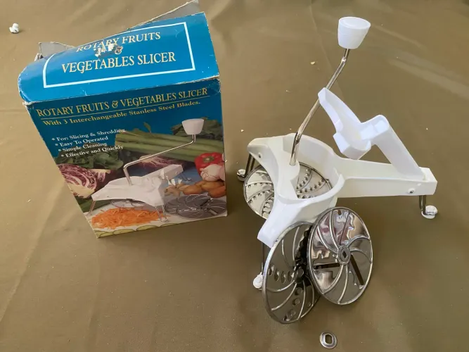 Multiprocessador Manual para Frutas / Vegetais (Na Caixa)
