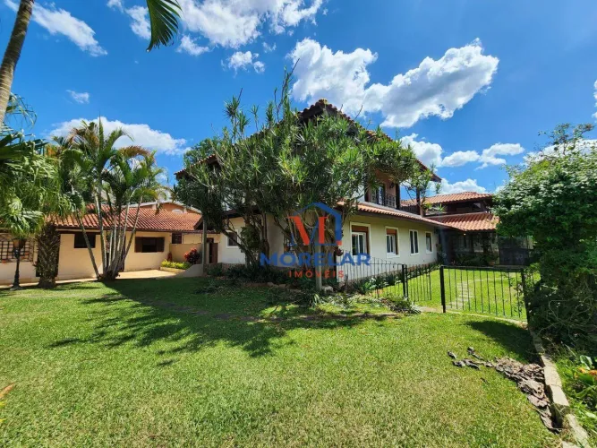 Casa de Alto Padrão em Condomínio com 5 quartos à venda, 550 m² por R$ 5.885.000 - Serra d