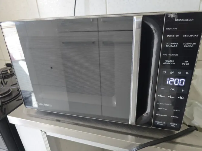 Microondas Electrolux Novo 23L