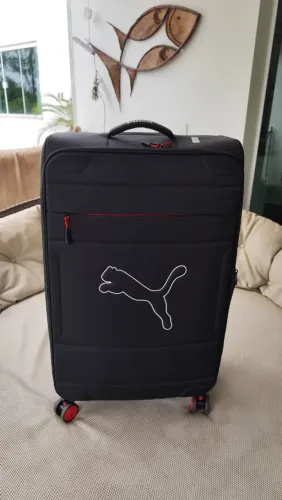 Mala PUMA original, tamanho grande, usada apenas 1 vez!
