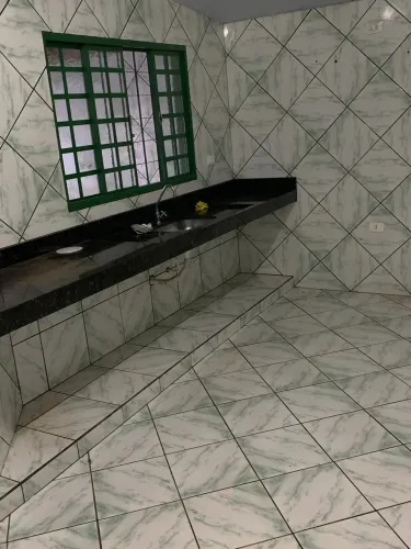Casa à venda, confortável, 2 quartos, 66 m² - Terreno: 290,62 m². Setor Central, Nazário-G