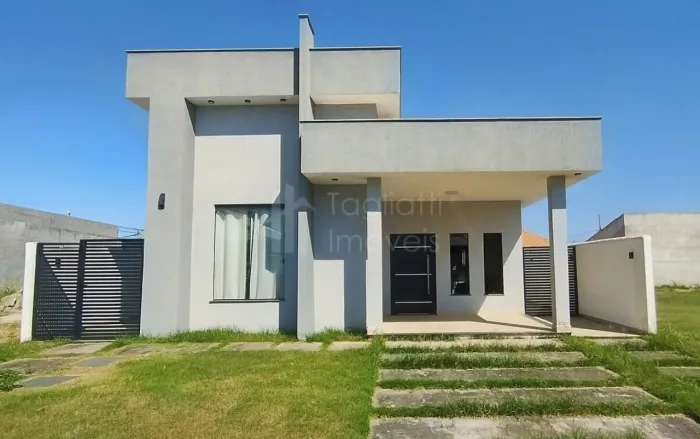 Ocean Park - Casa Alto Padrão com piscina 3 Quartos sendo 2 Suítes em um dos Condomínios m