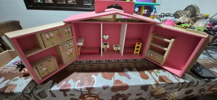 Casinha de madeira serve para Polly LOL e mini bonequinhas
