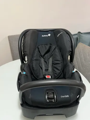 Bebê conforto Safety com base